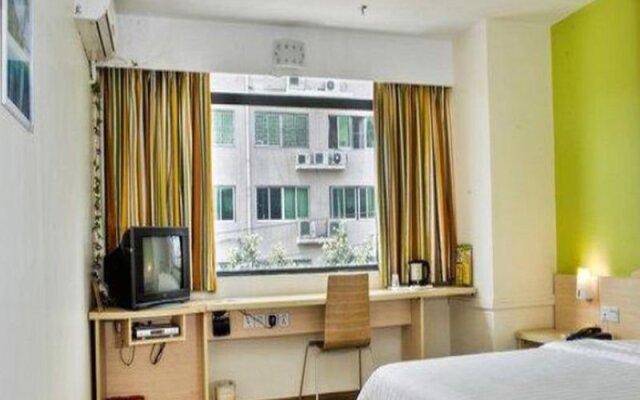 7 Days Inn (Jiaocheng Donghuan Road)