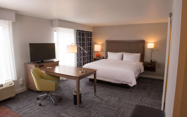 Hampton Inn & Suites Bay City