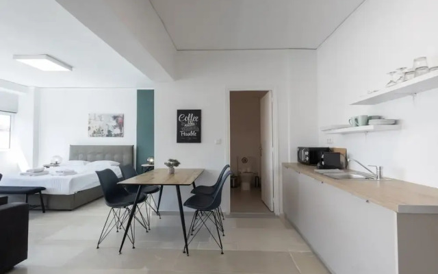 Spacious Urban Retreat Central 2-bedroom Haven for 8