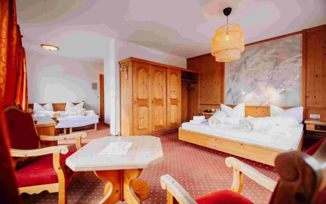 Hotel in the HEART