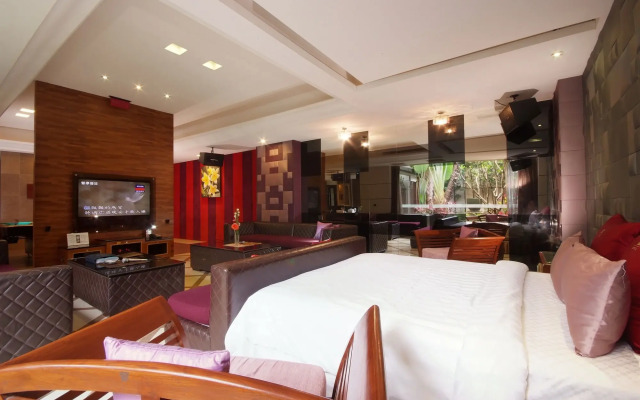 Q Motel