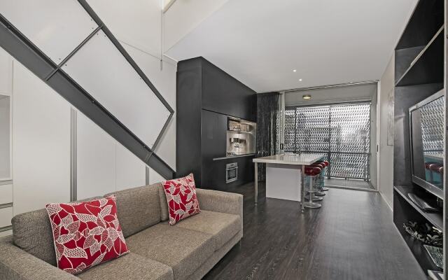 Miro Apartments