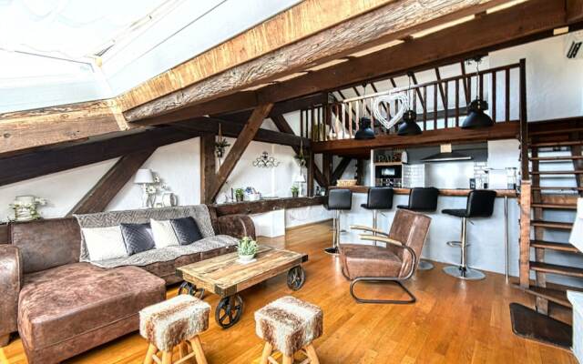 Guestready - Cozy and Rustic Duplex - 1 min Walk From Palais!