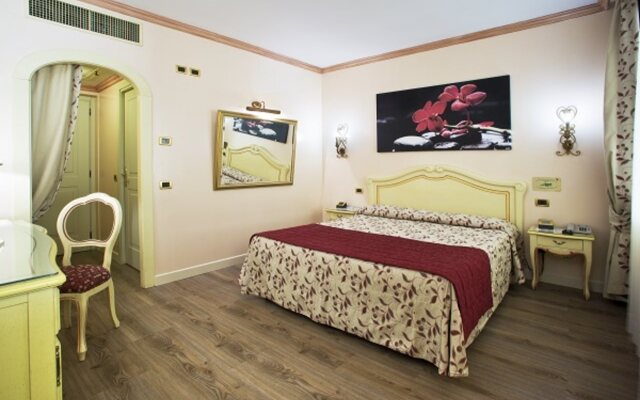 Vip's Motel Luxury Accommodation & Spa