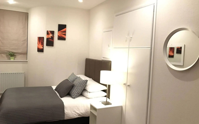 SHQ Apartments