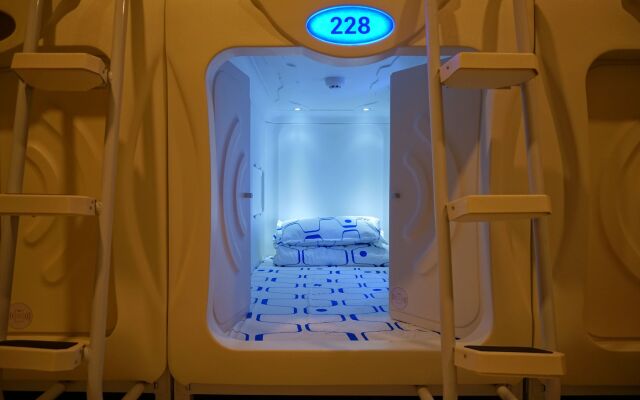 Capsule Town Hotel