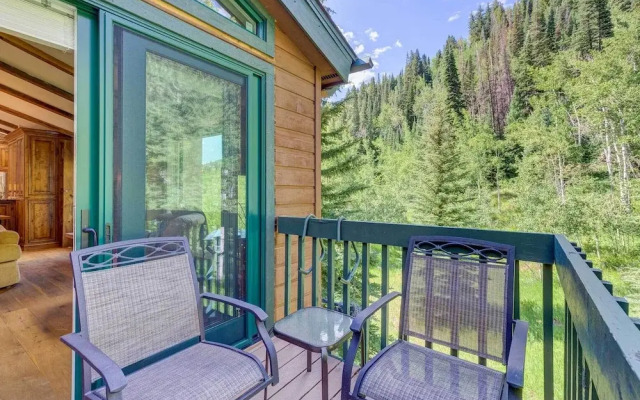 Mountain-view Vail Condo w/ Balcony + Gas Grill!