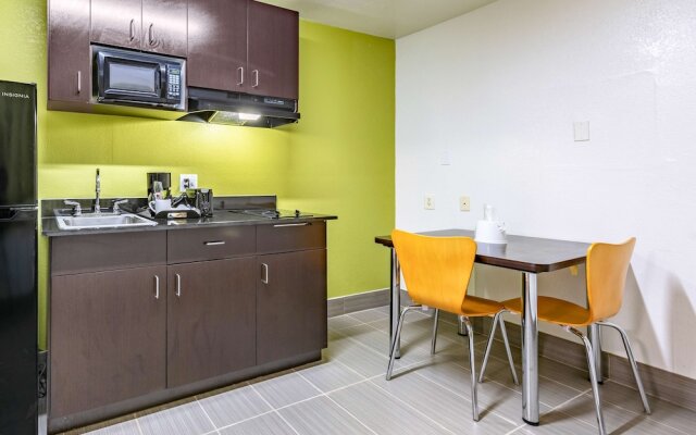 Studio 6 Monroe, LA - Hwy 165