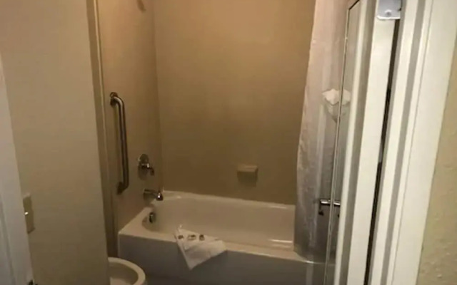 COMFORT INN &amp; SUITES ANN ARBOR