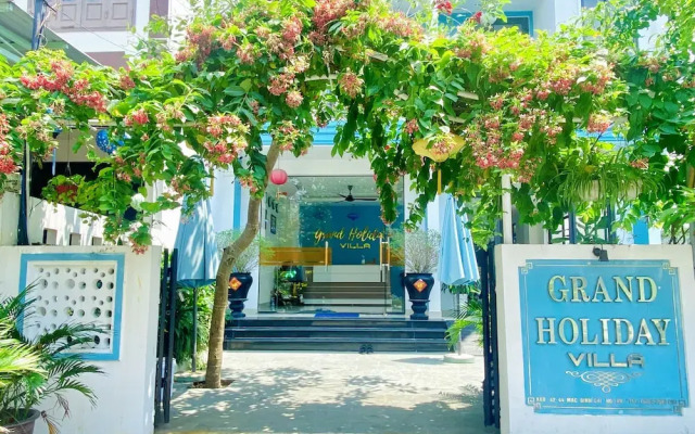 Grand Holiday Villa