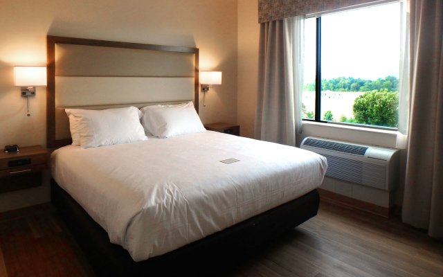 Wyndham Garden State College