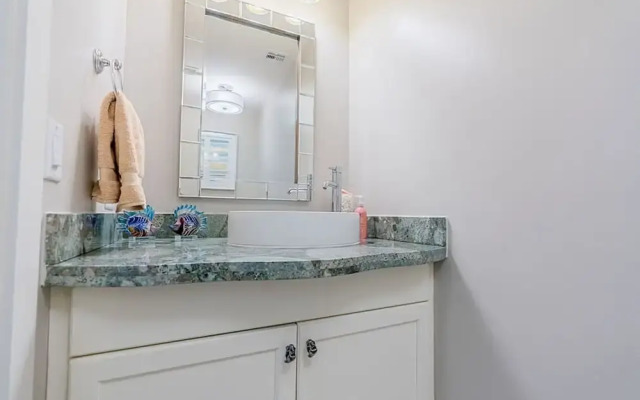 Palisade Palms Oceanfront Condo 5-star Amenities