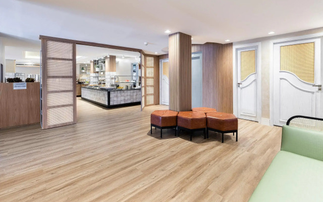 H Hotel