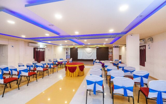 R2 Rooms By OYO Rooms