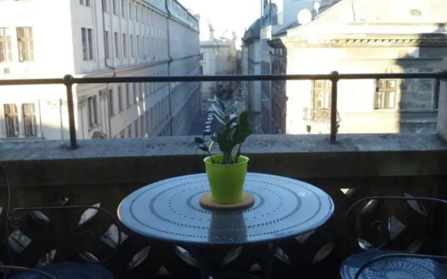 Your Private Parliament View In The Lap Of Luxury
