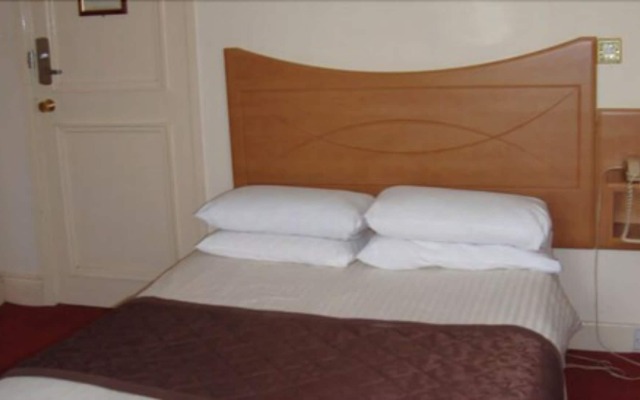 Whites Hotel