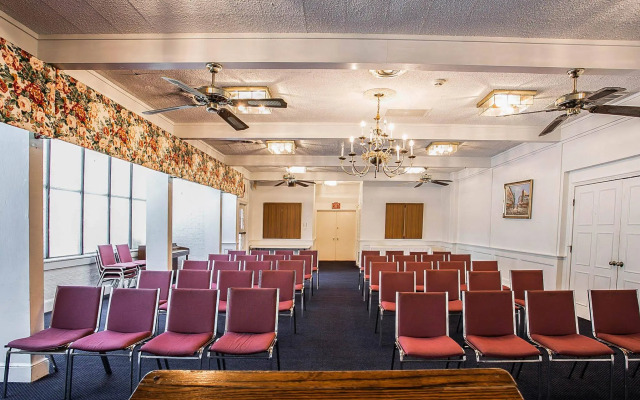 OYO Hotel Sumter SC Downtown