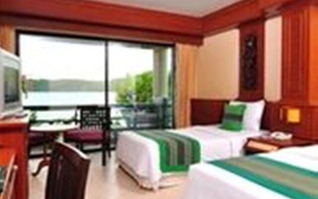 Phi Phi Island Cabana Hotel