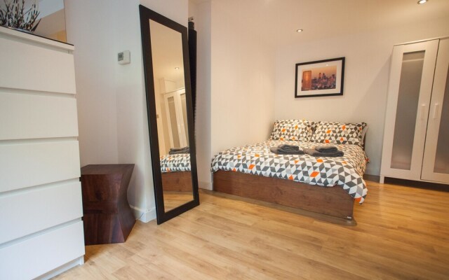 Wonderful studio in Barnsbury Village