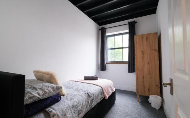 The Eden Warehouse - Gold Apartment, sleeps 5