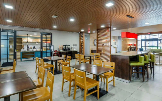 Country Inn & Suites by Radisson, Charlottesville-UVA, VA