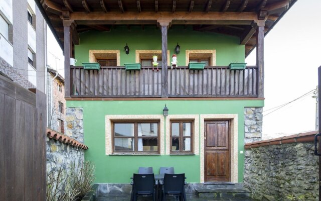 Lovely Apartment in Colunga near Sea Beach