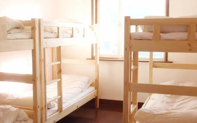 E Cheng Shan Se Youth Hostel