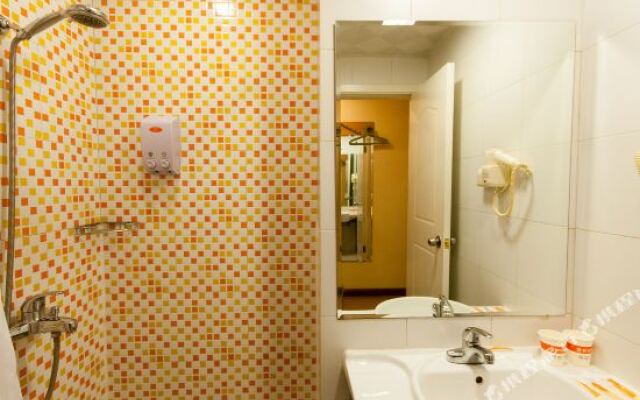 Homeinn Hotel (Chengde Bishu Shanzhuang Dutongfu Street)