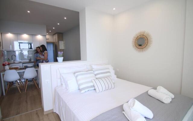 Lakones Deluxe Suites