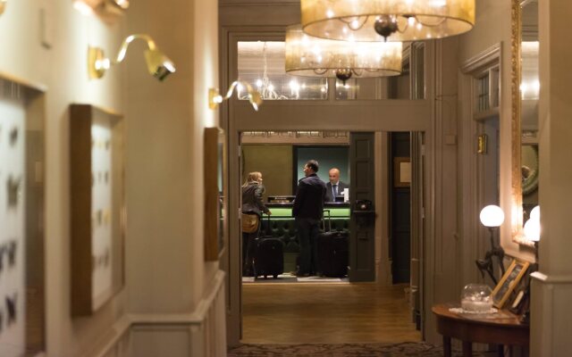 The Crown Manor House Hotel