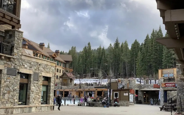 N Village Dr Criterion 29 - Flurry