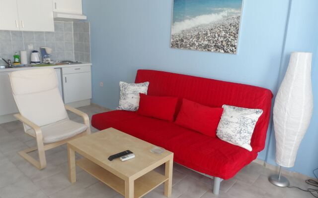 Seafront Studios & Apartments