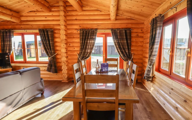 Holly Lodge