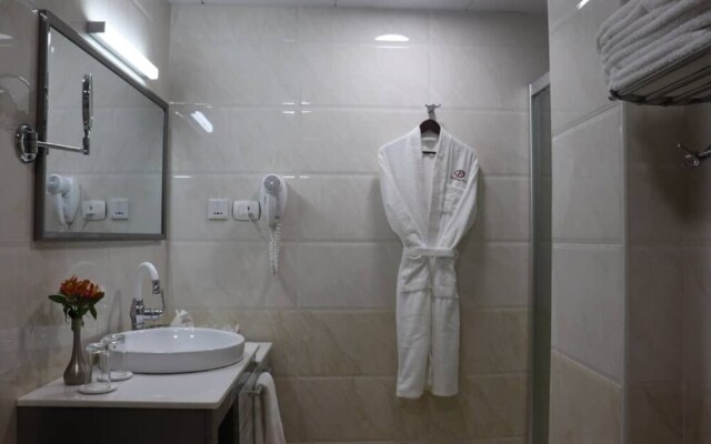 Desalegn Hotels And Resort