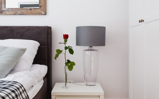 oompH Warsaw Old Town Premium