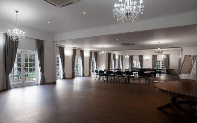 Riverside Boutique Hotel