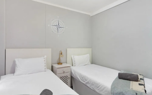 African Beauty at The Bay