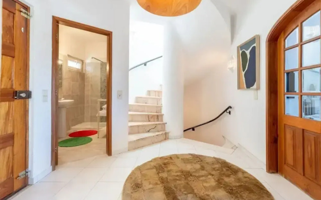 Carvoeiro Pool House by Vacationy