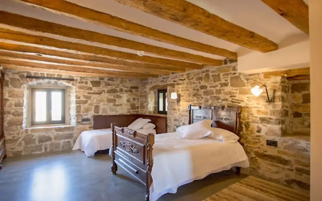 Rural House for 15 in the Heart of Nature