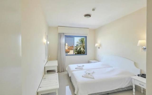 Tsokkos Gardens Hotel & Hotel Apartments