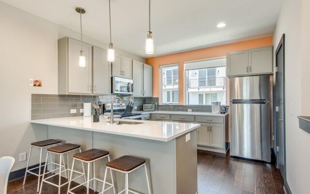 Visually Stunning 2BR 1.5BA Near Downtown ~ Balcony w/ City View