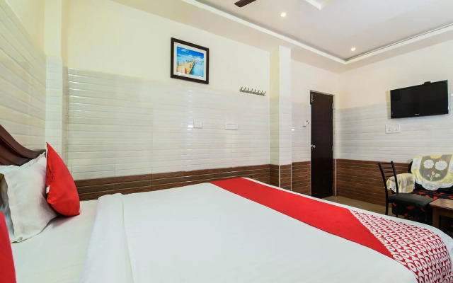 OYO 38595 Varsha Grand Residence