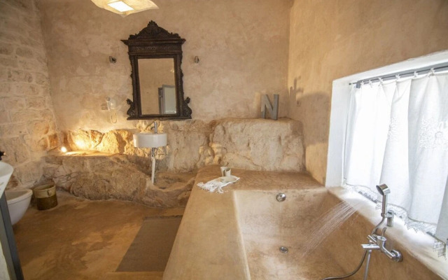 Trullo e Lamie Fiabeschi con Piscina Privata