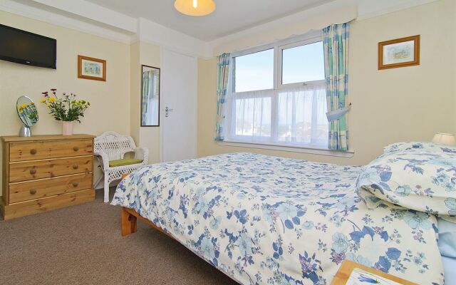 The Three Tees - Guest house