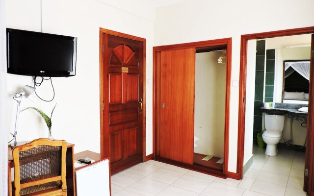 Mosa Court Suites