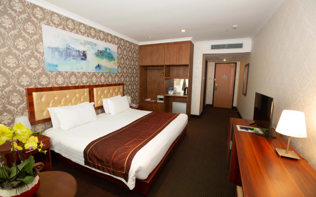 Magnificent International Hotel - Image 4