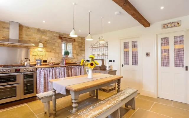Classic Family Barn Conversion in Radcot