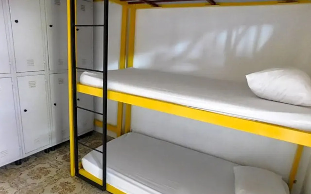 Na Praia - Family Hostel & Coworking #napraiaconnection