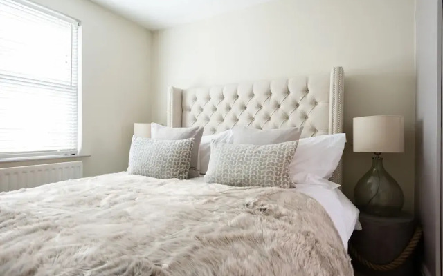 The Luxe Chelsea Townhouse