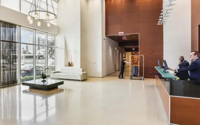 One Broadway by Miami Vacations